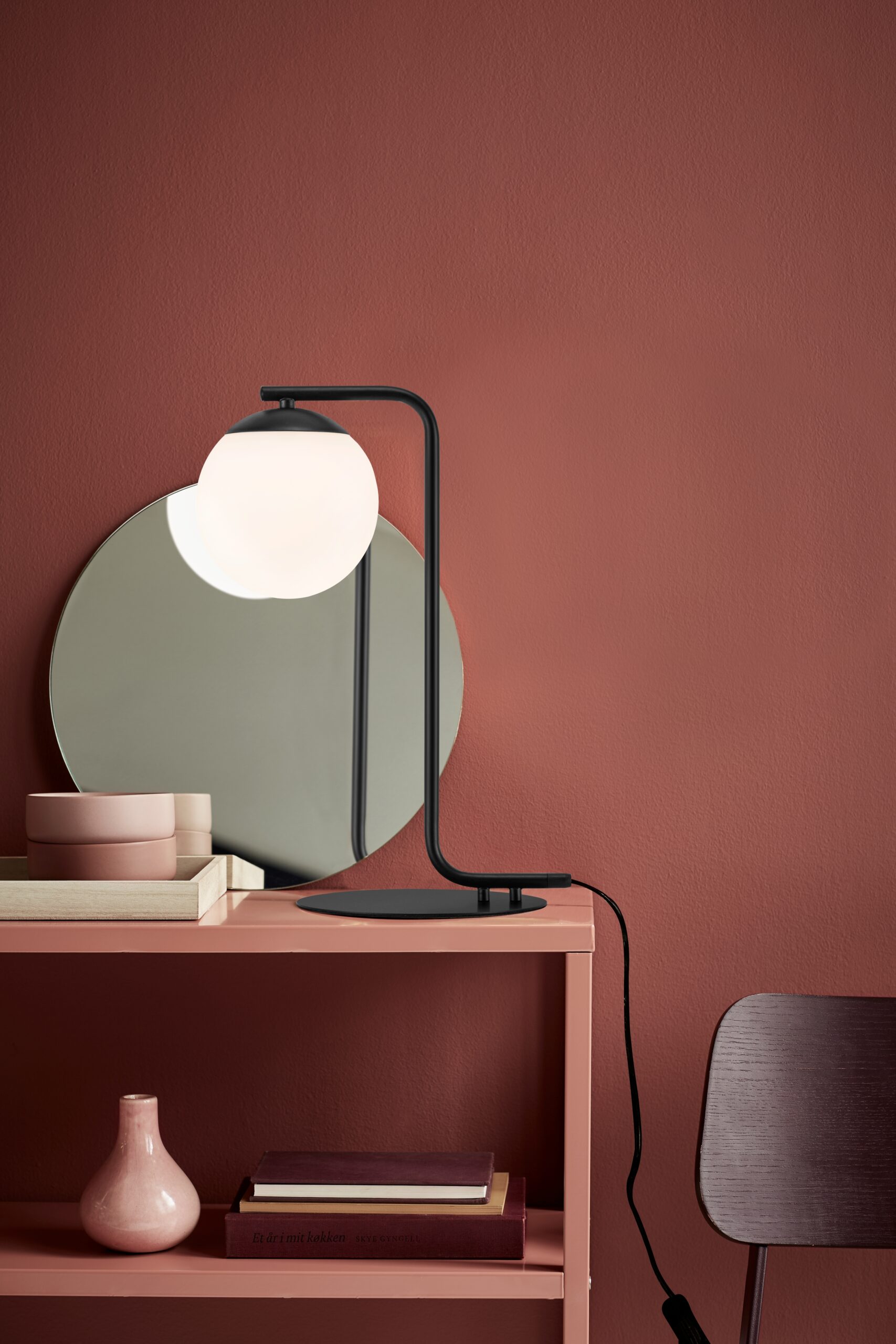 Nordlux Grant galda lampa melna