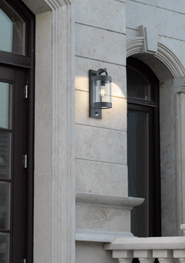Trio Sambesi fasādes lampa ar sensoru