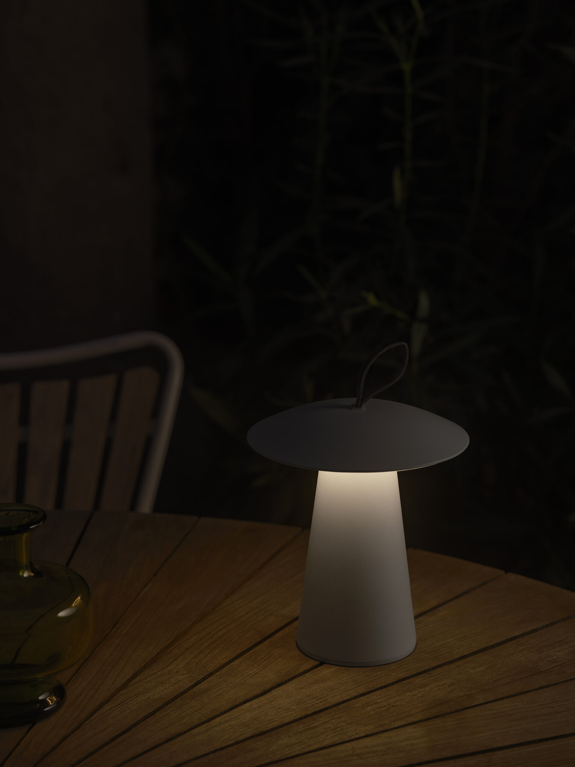 Portable outdoor lamp Ara To-Go 2 - Nordlux (white)